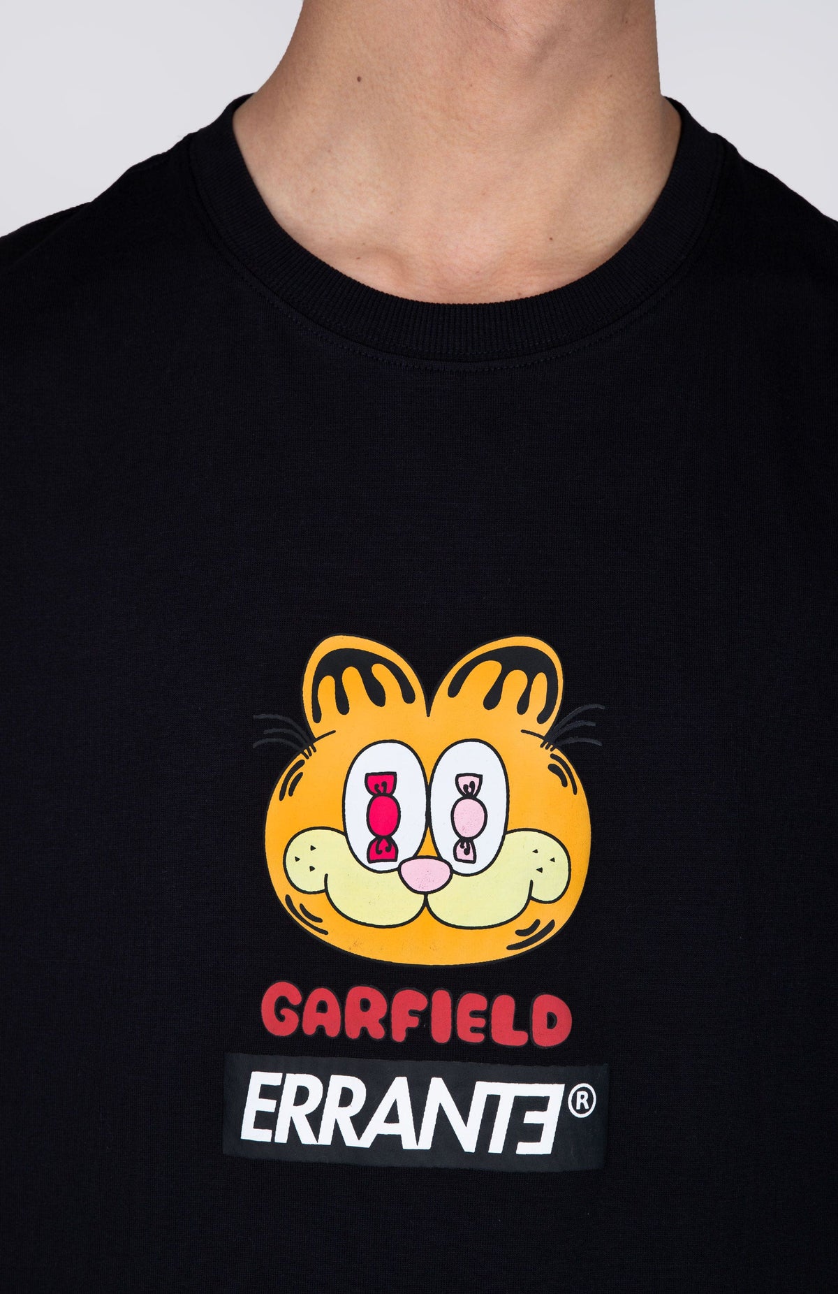 Polera Manga Corta Garfield Doodles Food Negro ERRANTE