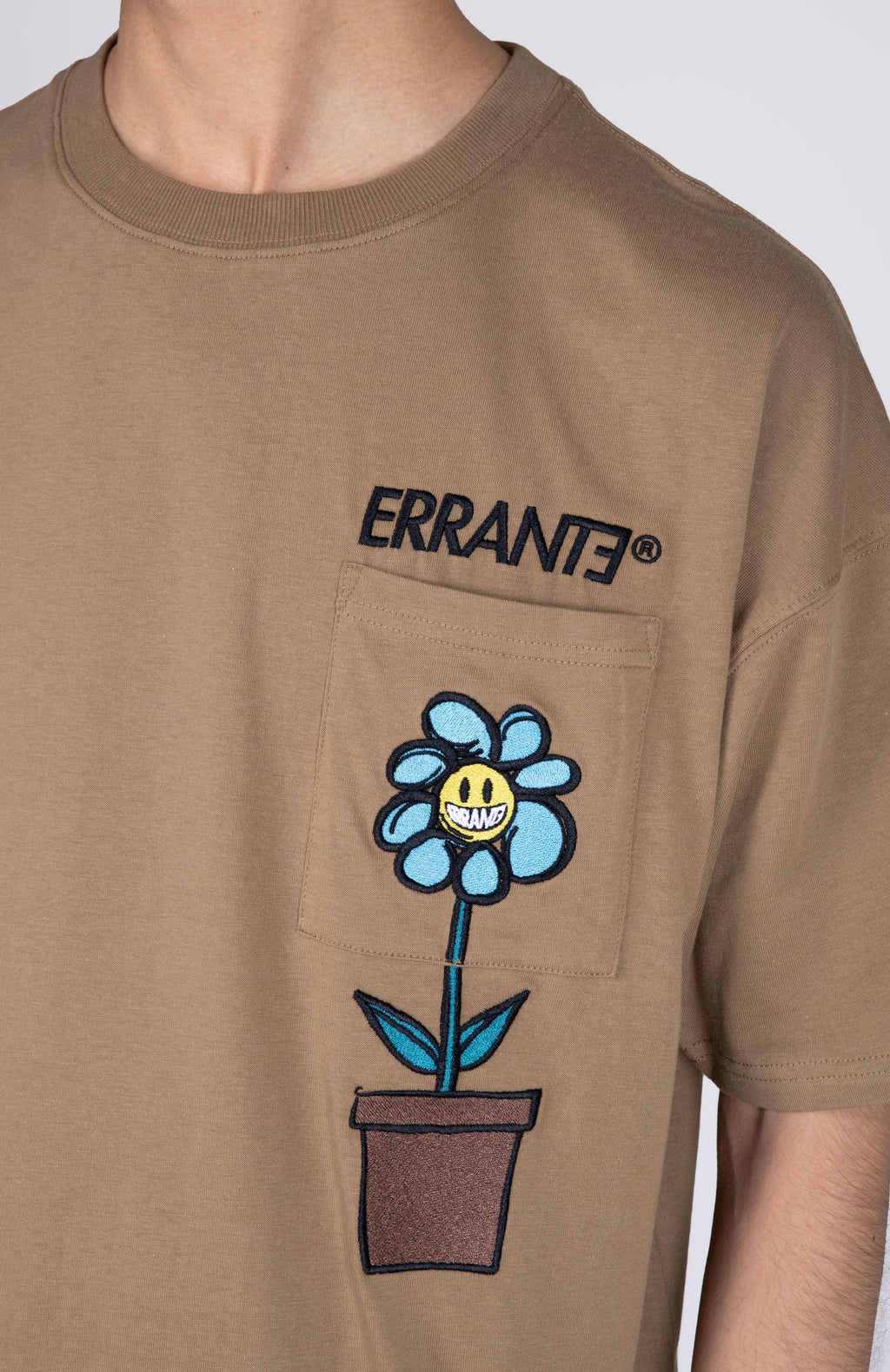 Polera Manga Corta Garfield Flourish Beige ERRANTE