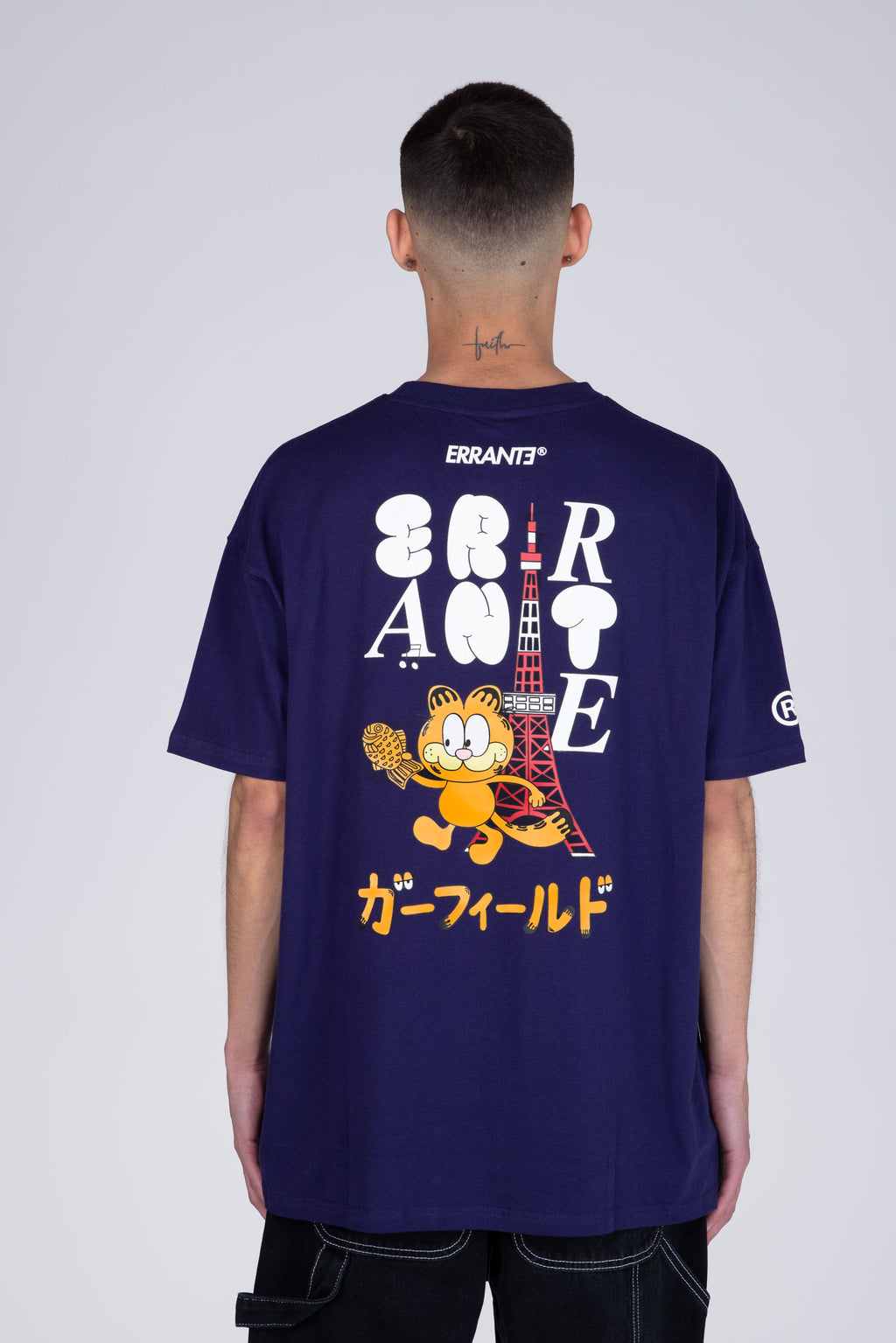 Polera Manga Corta Garfield Doodles Tower Morado ERRANTE