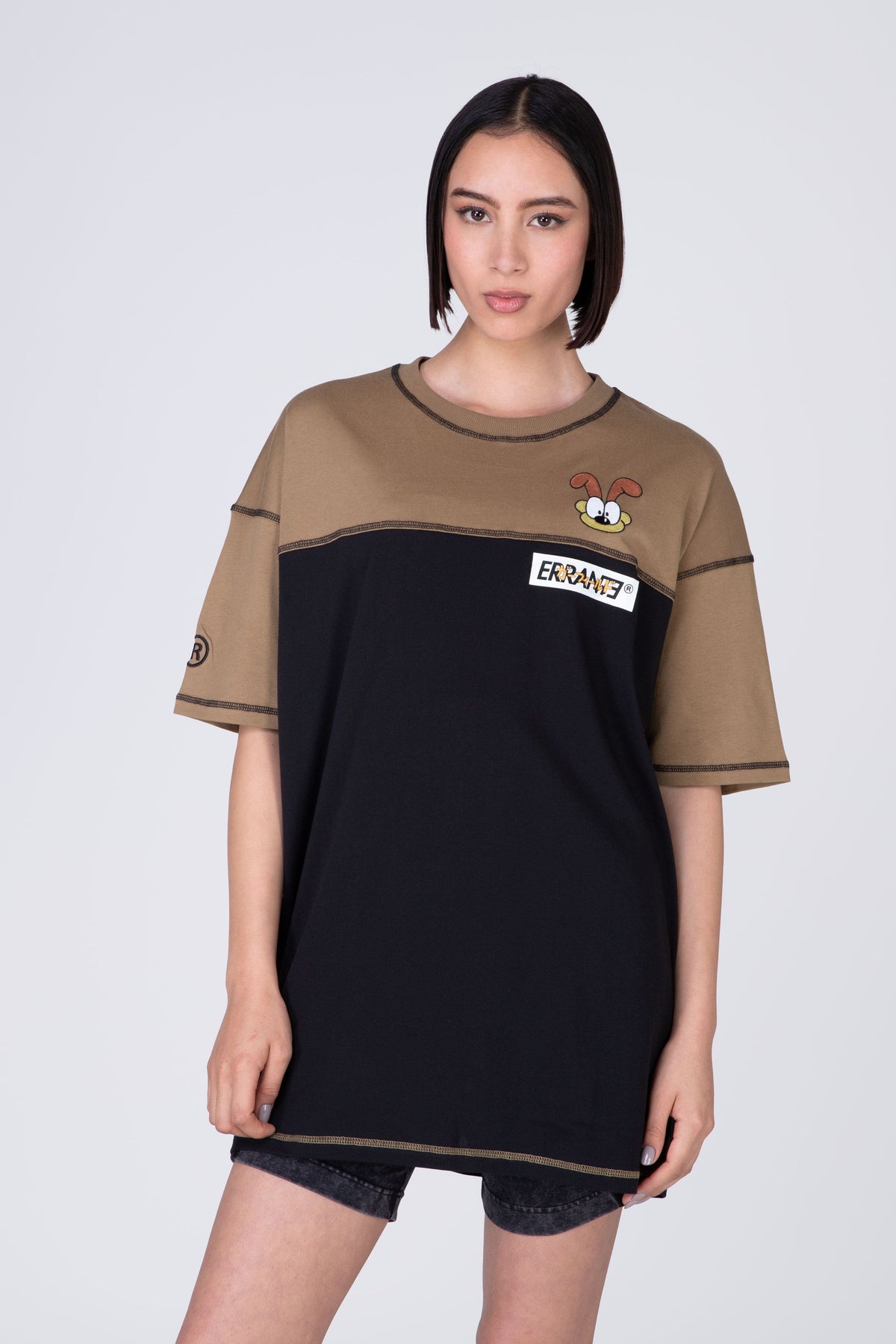 Polera Manga Corta Garfield Scripture Beige ERRANTE