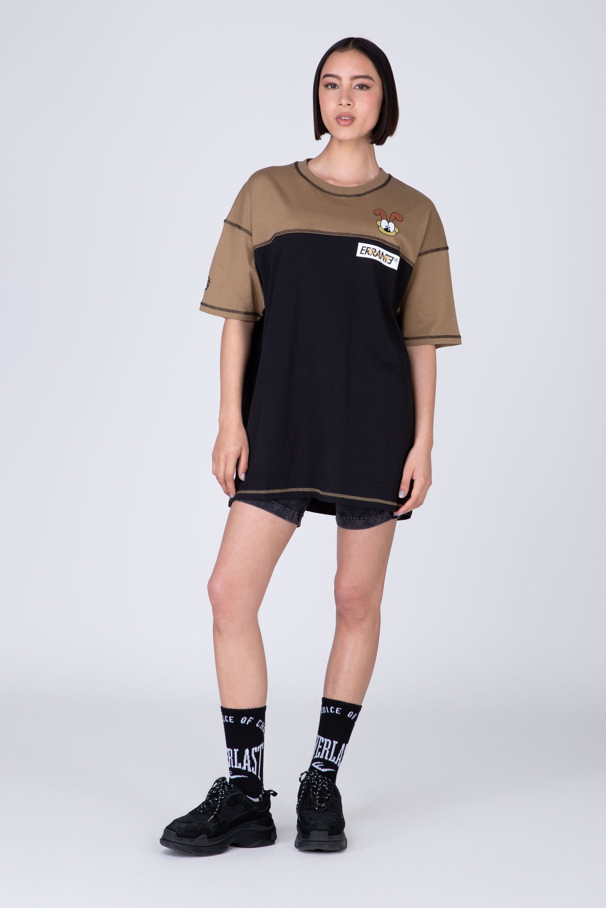 Polera Manga Corta Garfield Scripture Beige ERRANTE