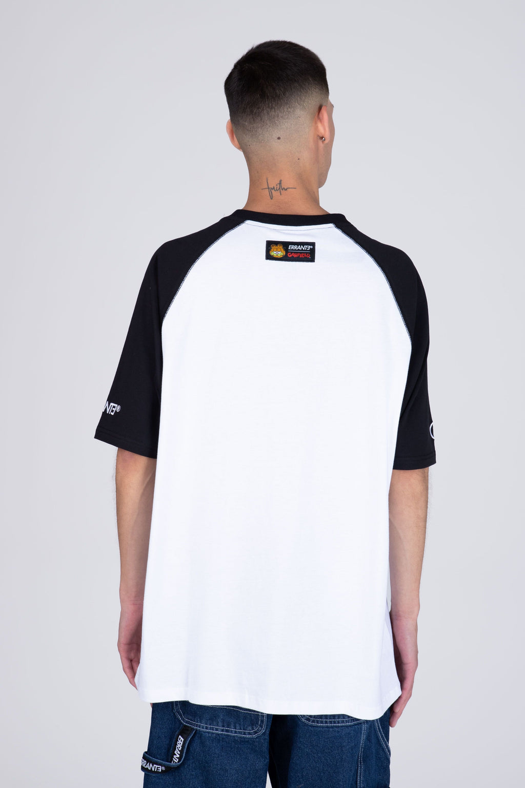 Polera Manga Corta Garfield Emerge Blanco ERRANTE