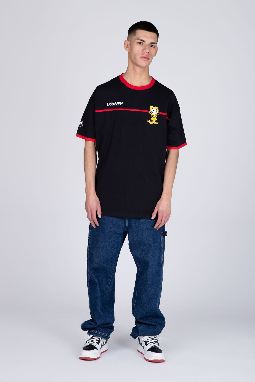 Polera Manga Corta Garfield Idle Negro ERRANTE