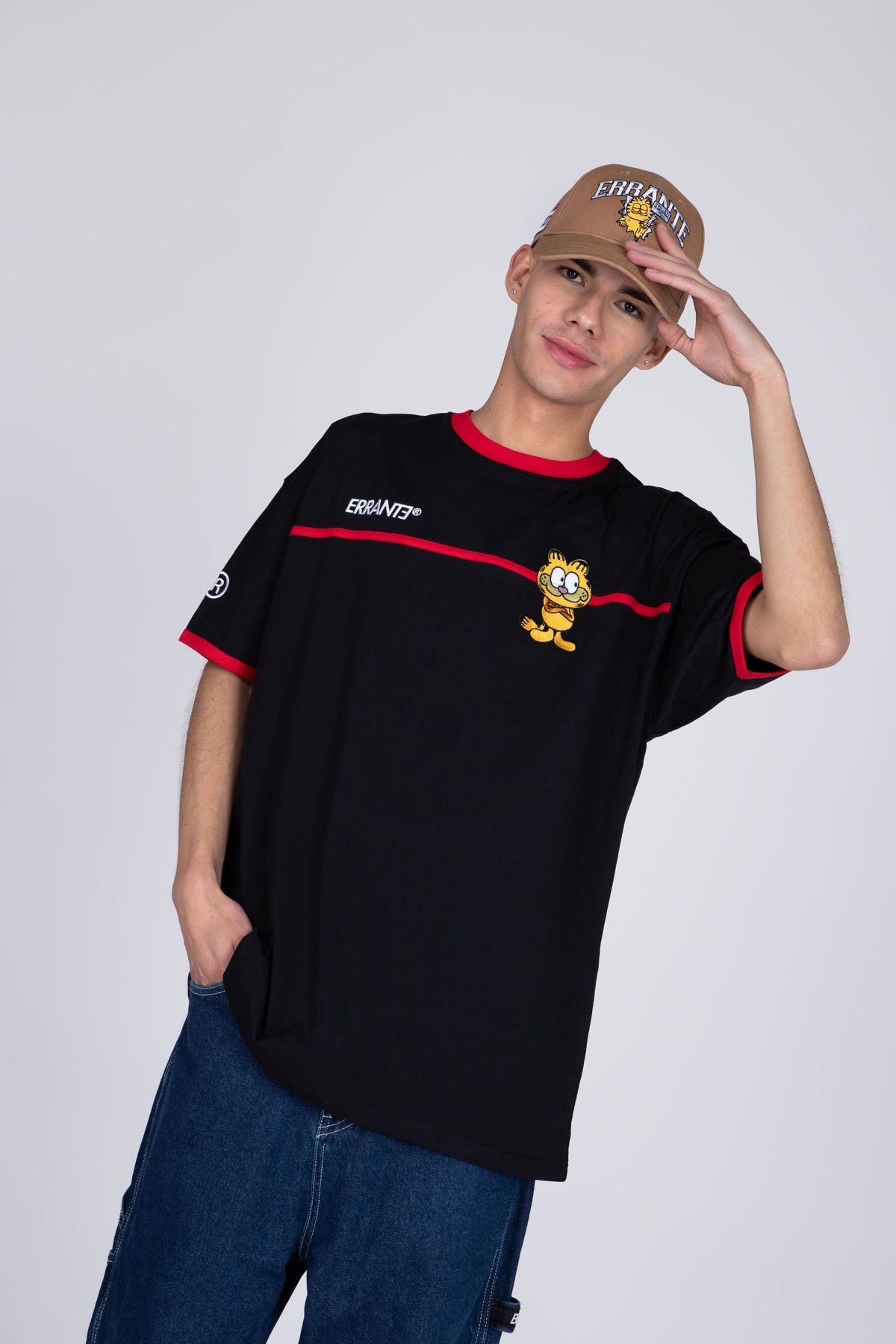 Polera Manga Corta Garfield Idle Negro ERRANTE