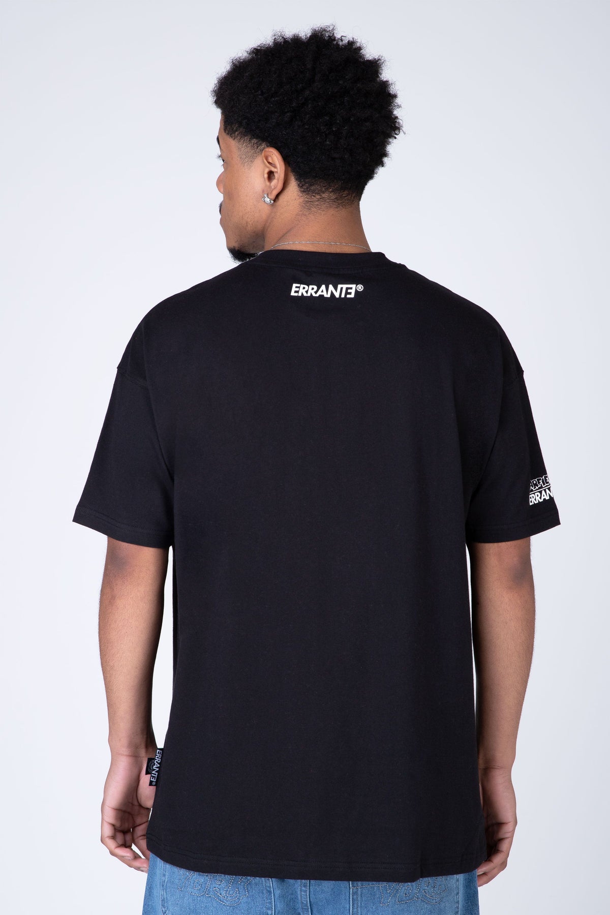 Polera Manga Corta Garfield Stuffed Negro ERRANTE