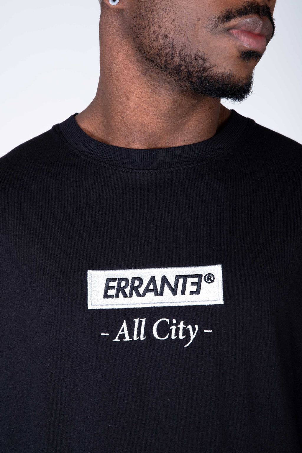 Polera Manga Corta Popcorn Negro ERRANTE