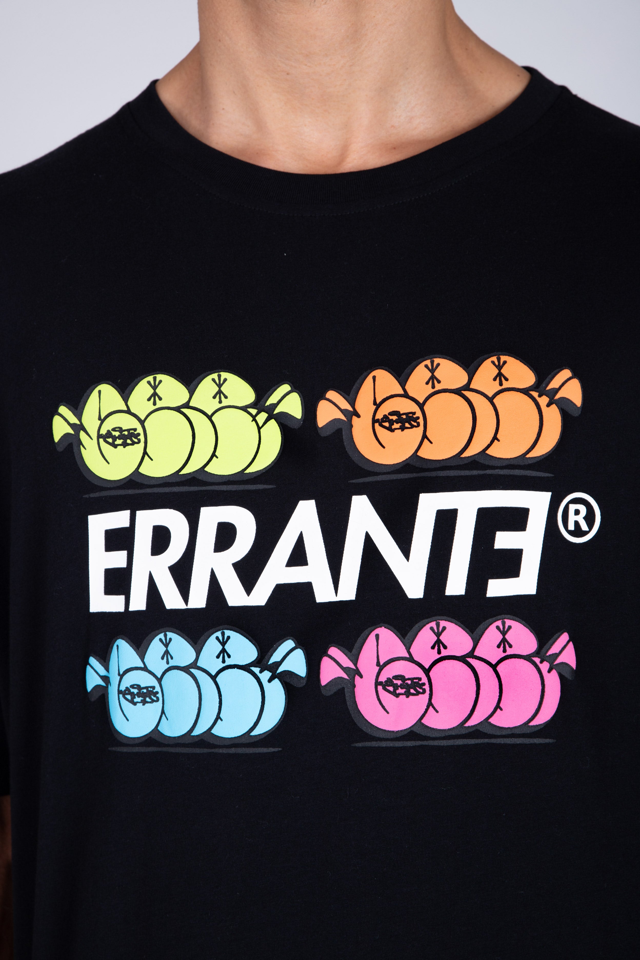 Polera Manga Corta Four Negro ERRANTE