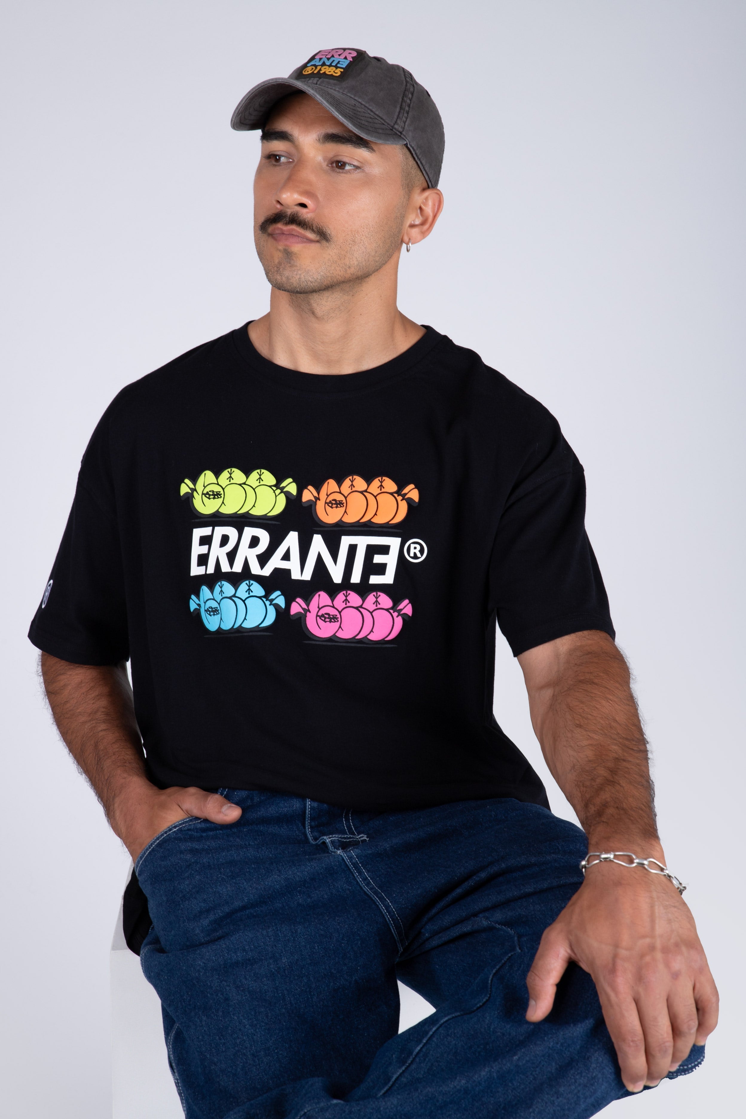 Polera Manga Corta Four Negro ERRANTE