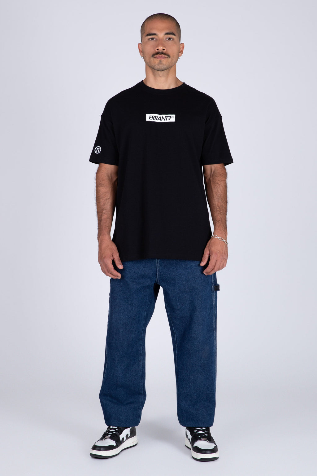 Polera Manga Corta Apuesta Alto Negro ERRANTE