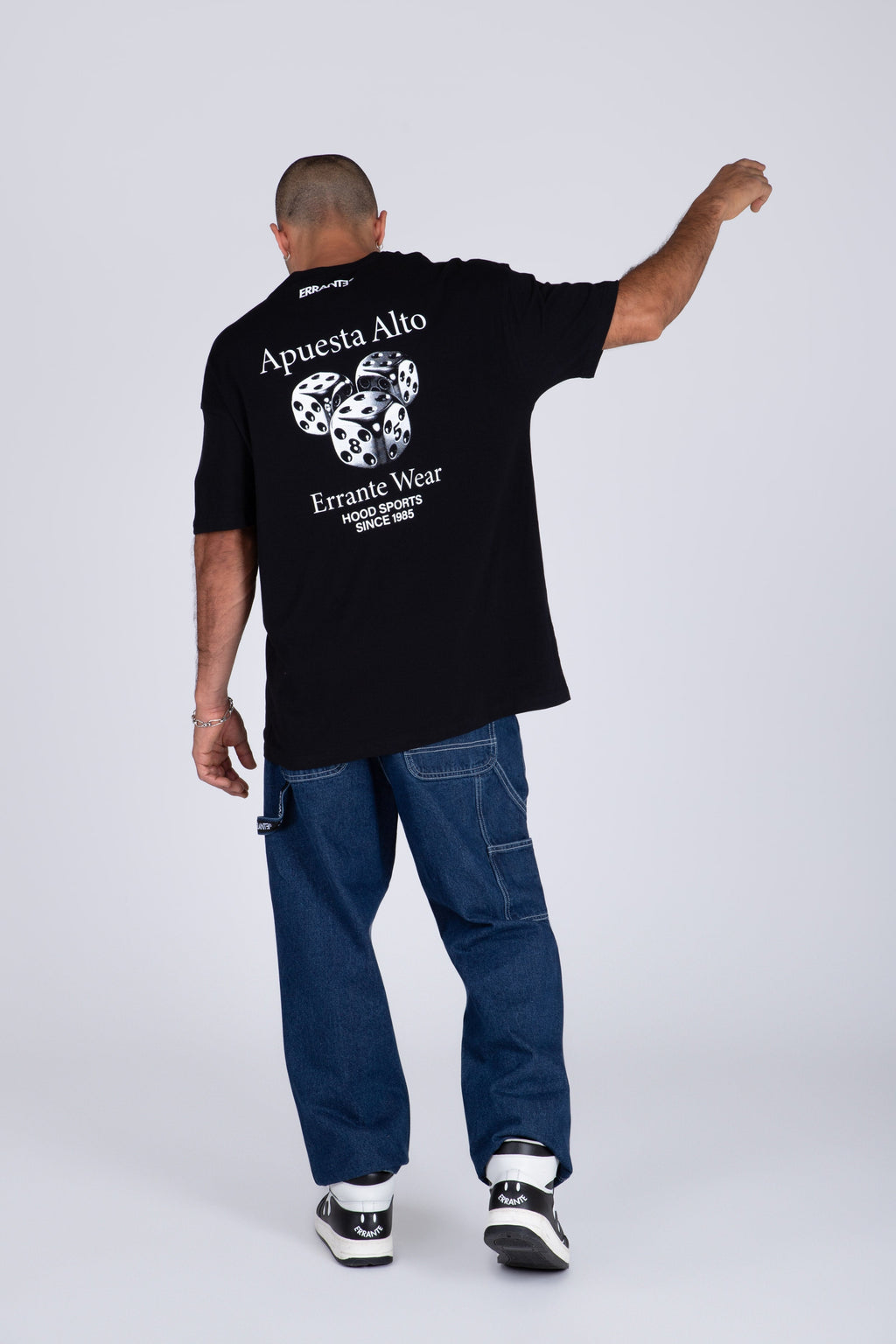 Polera Manga Corta Apuesta Alto Negro ERRANTE