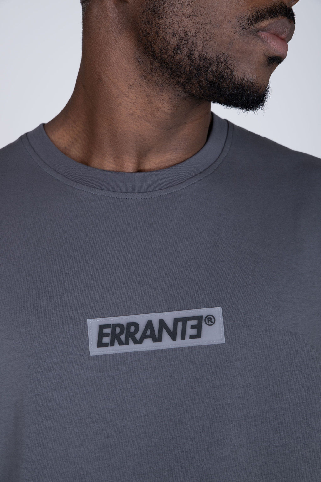 Polera Manga Corta Bare Gris ERRANTE