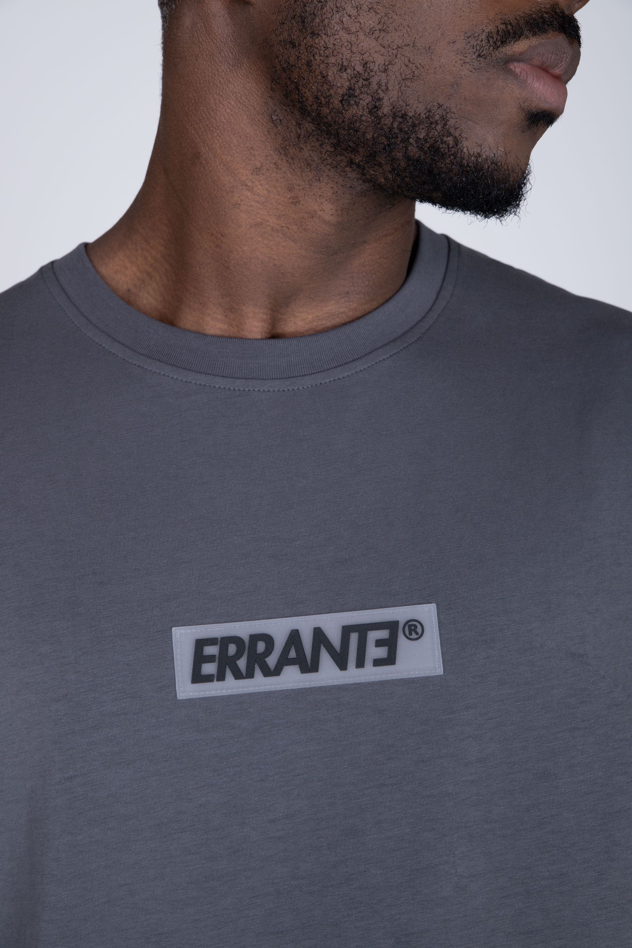 Polera Manga Corta Bare Gris ERRANTE