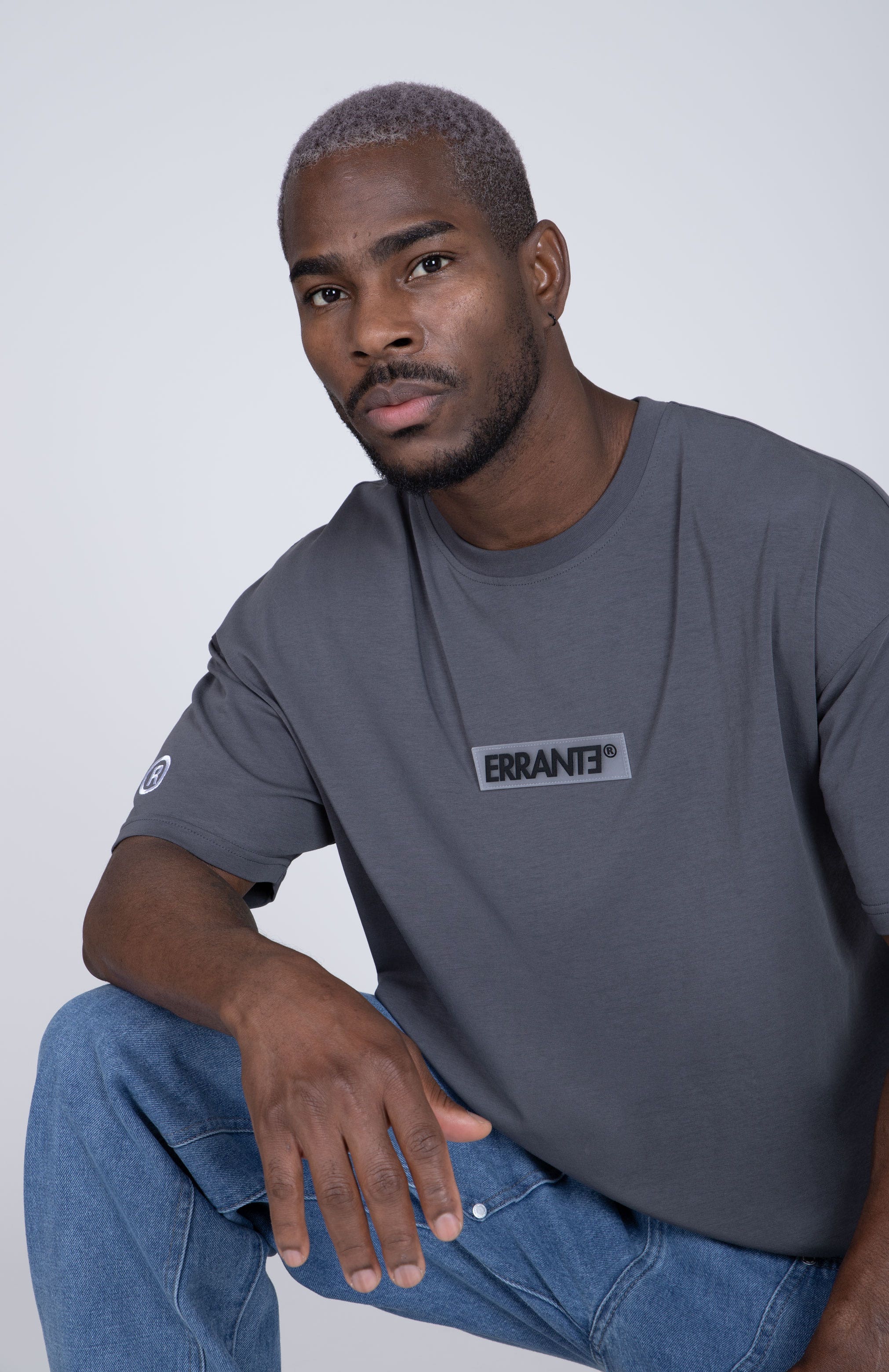 Polera Manga Corta Bare Gris ERRANTE