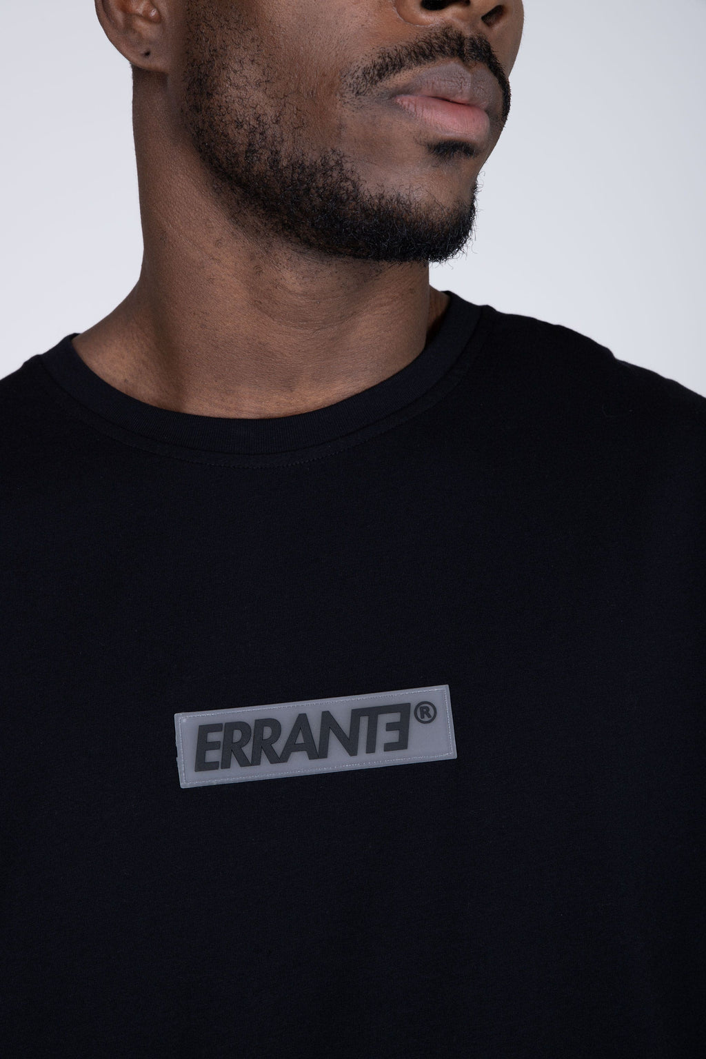 Polera Manga Corta Bare Negro ERRANTE