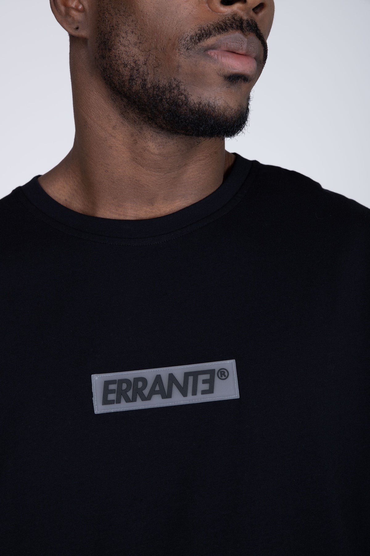 Polera Manga Corta Bare Negro ERRANTE