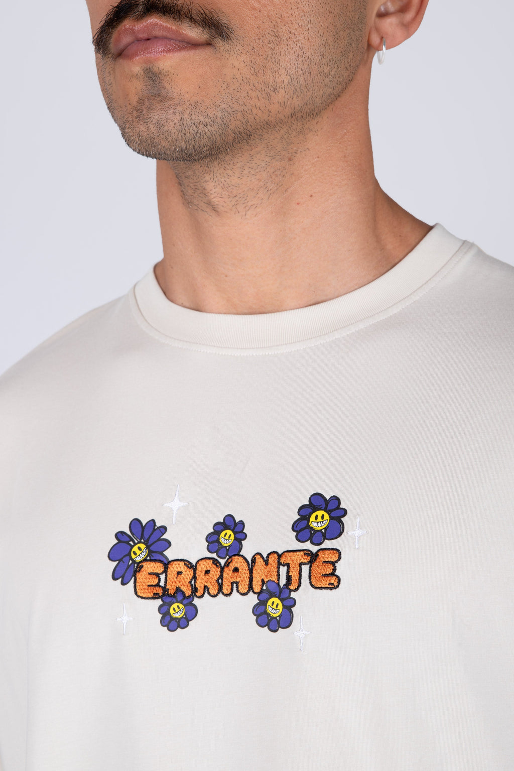 Polera Manga Corta Sneakerpot Beige ERRANTE