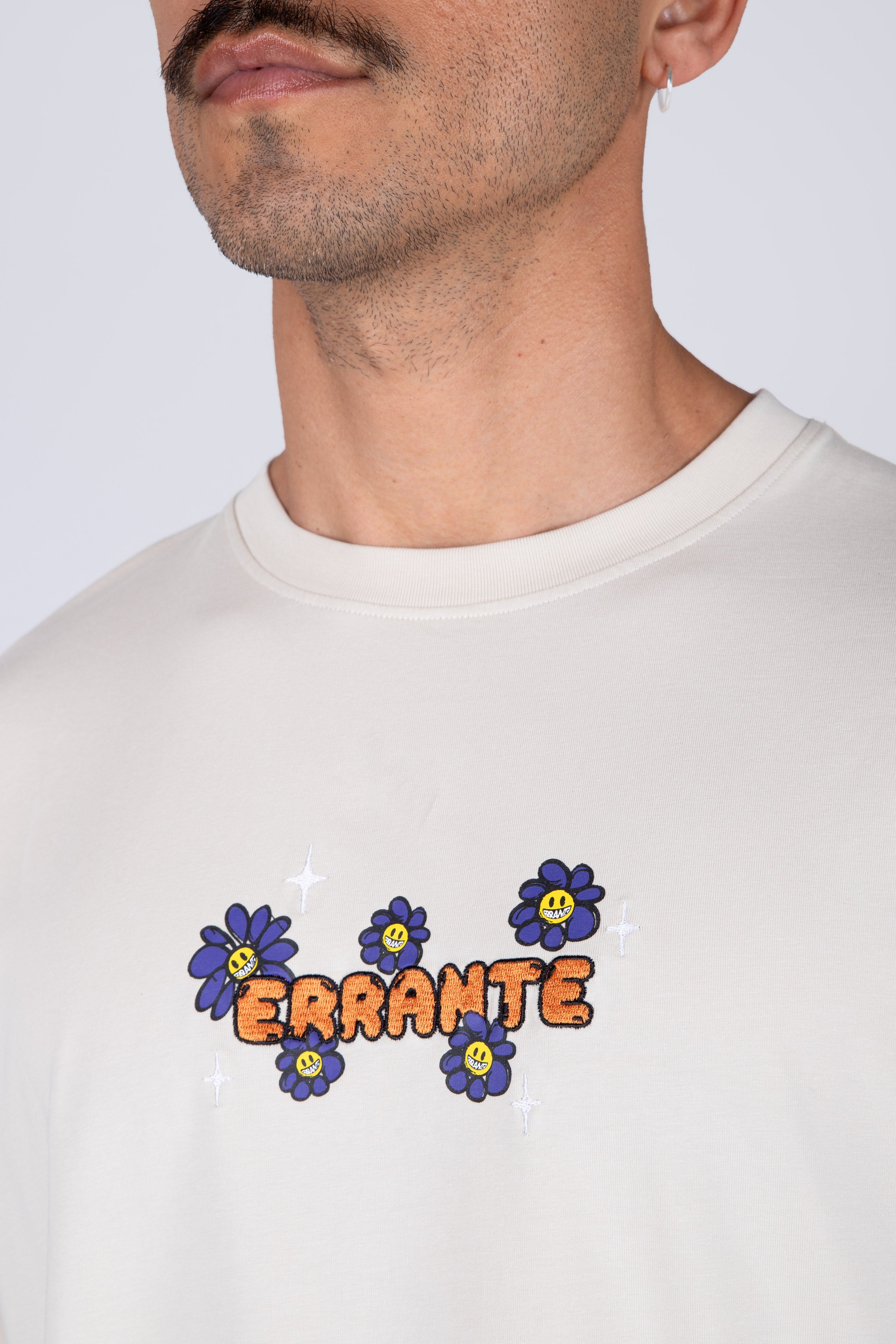 Polera Manga Corta Sneakerpot Beige ERRANTE