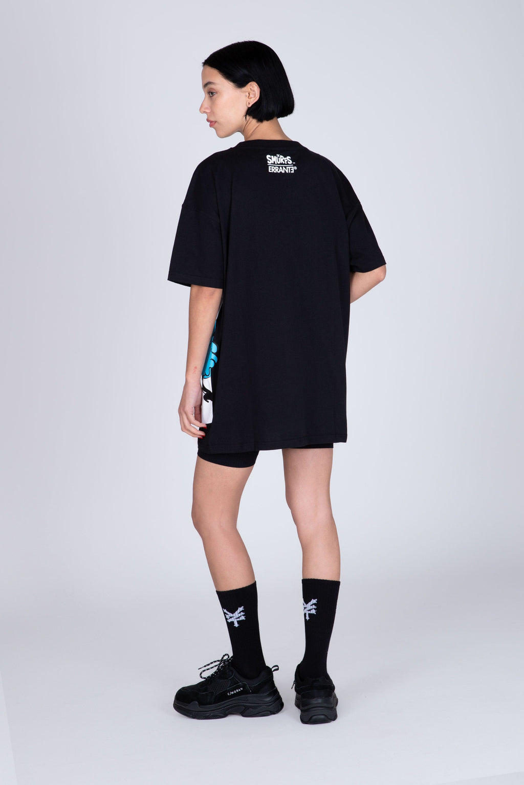 Polera Manga Corta Pitufos Peeking Negro ERRANTE
