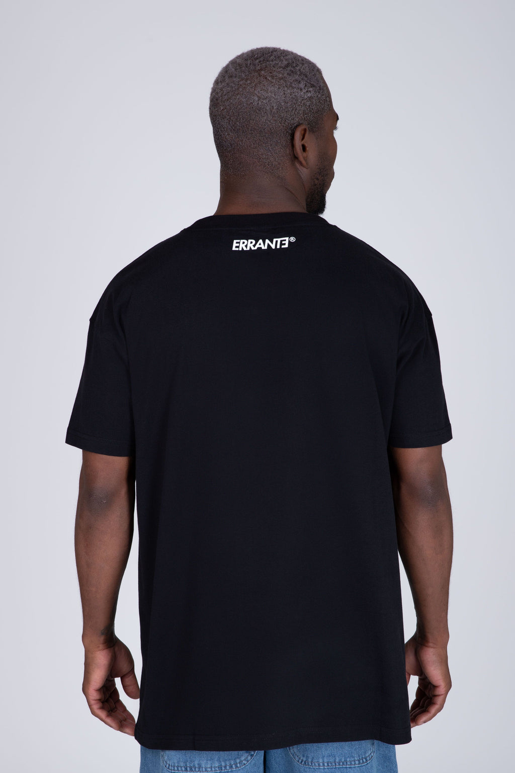 Polera Manga Corta Pitufos Smurftower Negro ERRANTE