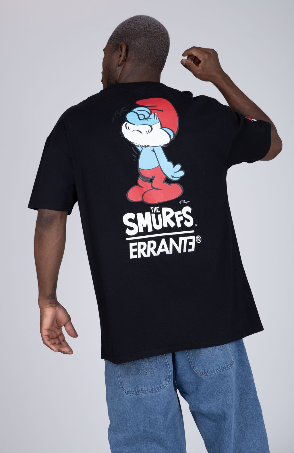 Polera Manga Corta Pitufos Papasmurf Negro ERRANTE