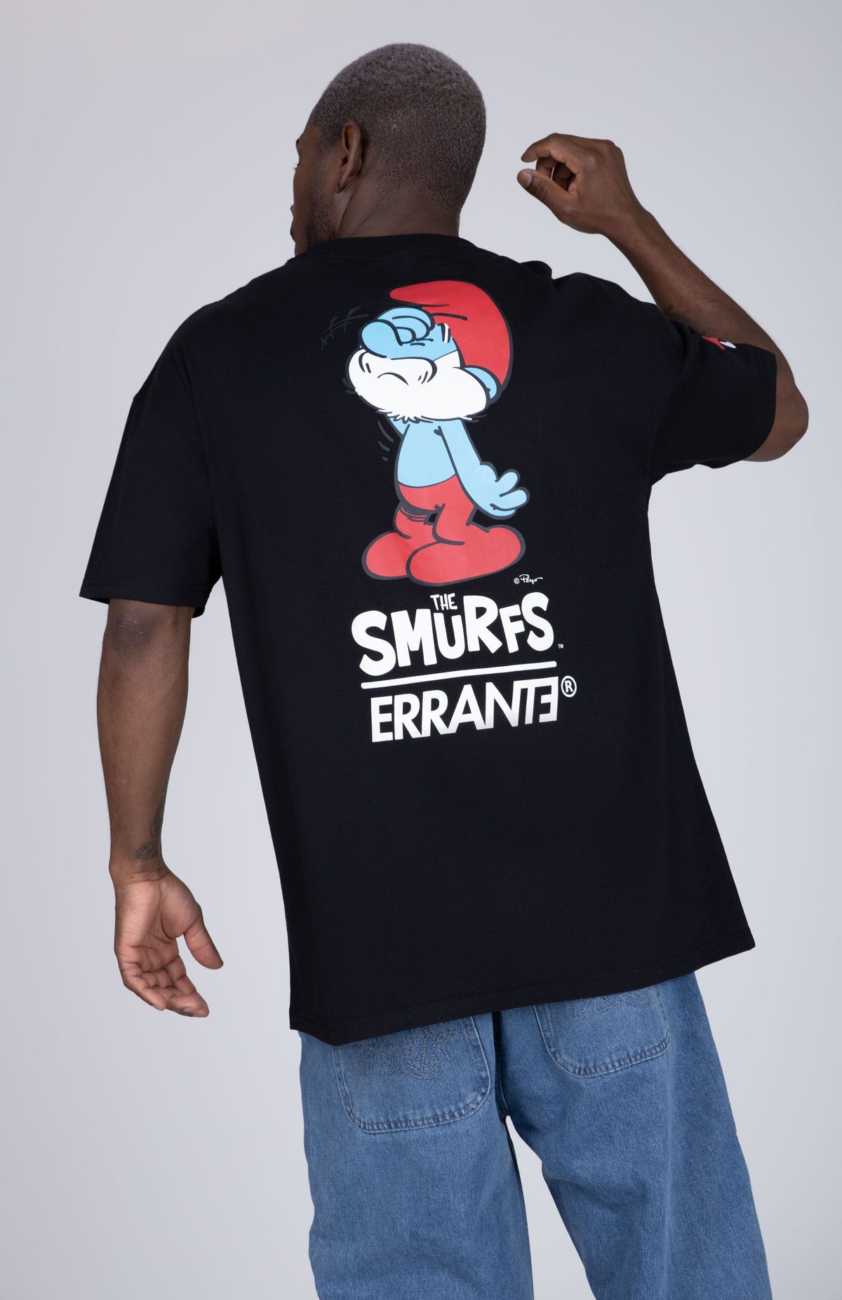 Polera Manga Corta Pitufos Papasmurf Negro ERRANTE
