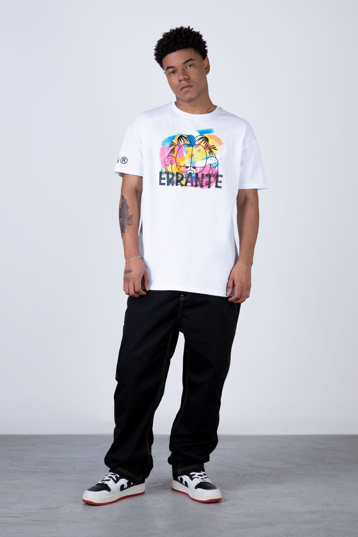 Polera Manga Corta Garfield Rainbow Blanco ERRANTE