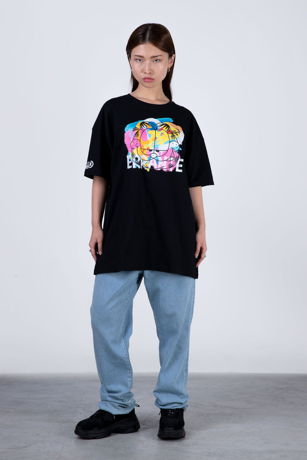 Polera Manga Corta Garfield Rainbow Negro ERRANTE