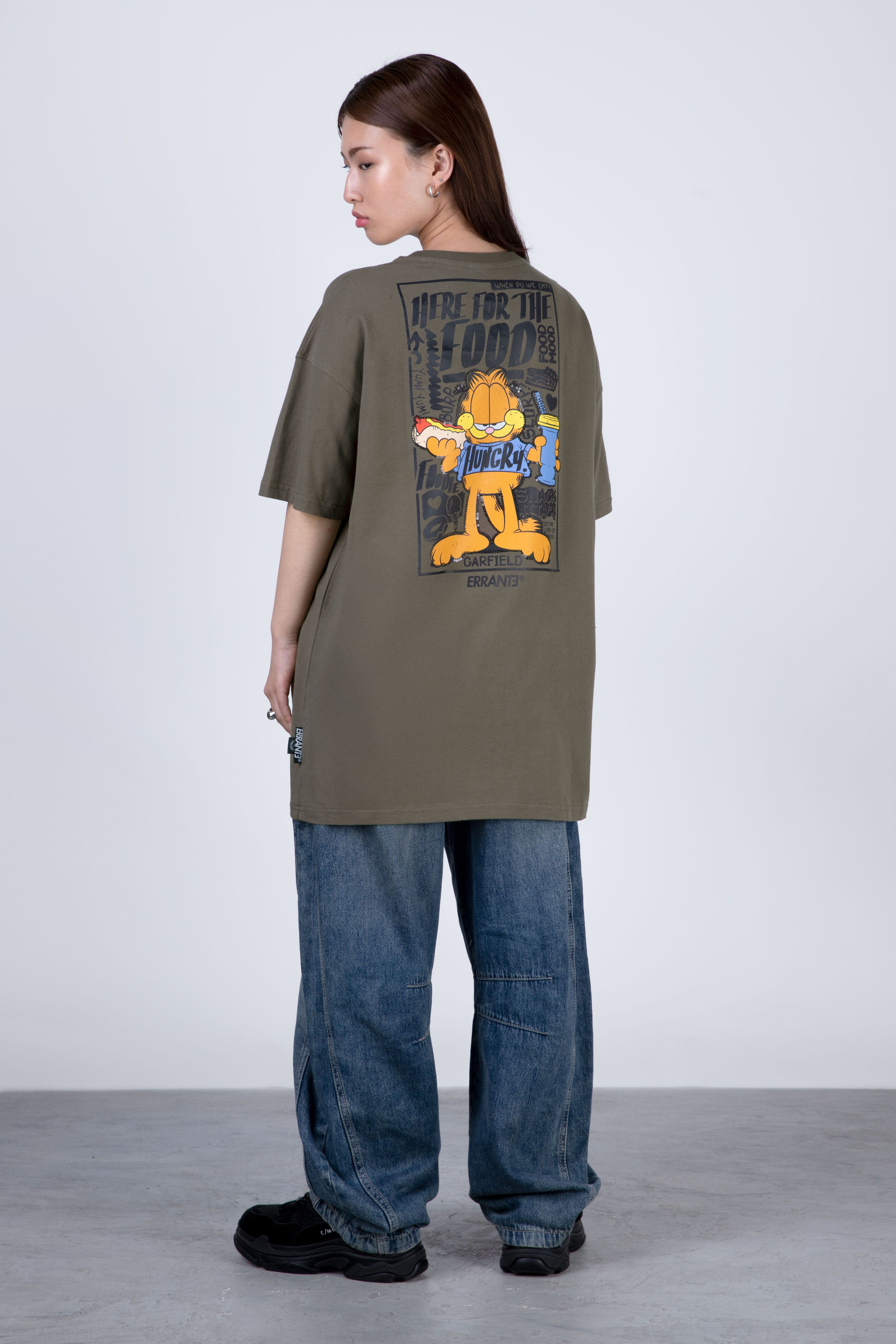 Polera Manga Corta Garfield Hungry Verde ERRANTE