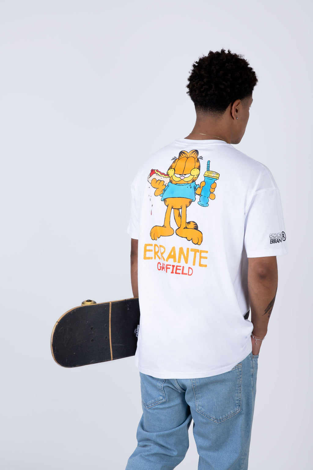 Polera Manga Corta Garfield Streetfood Blanco ERRANTE