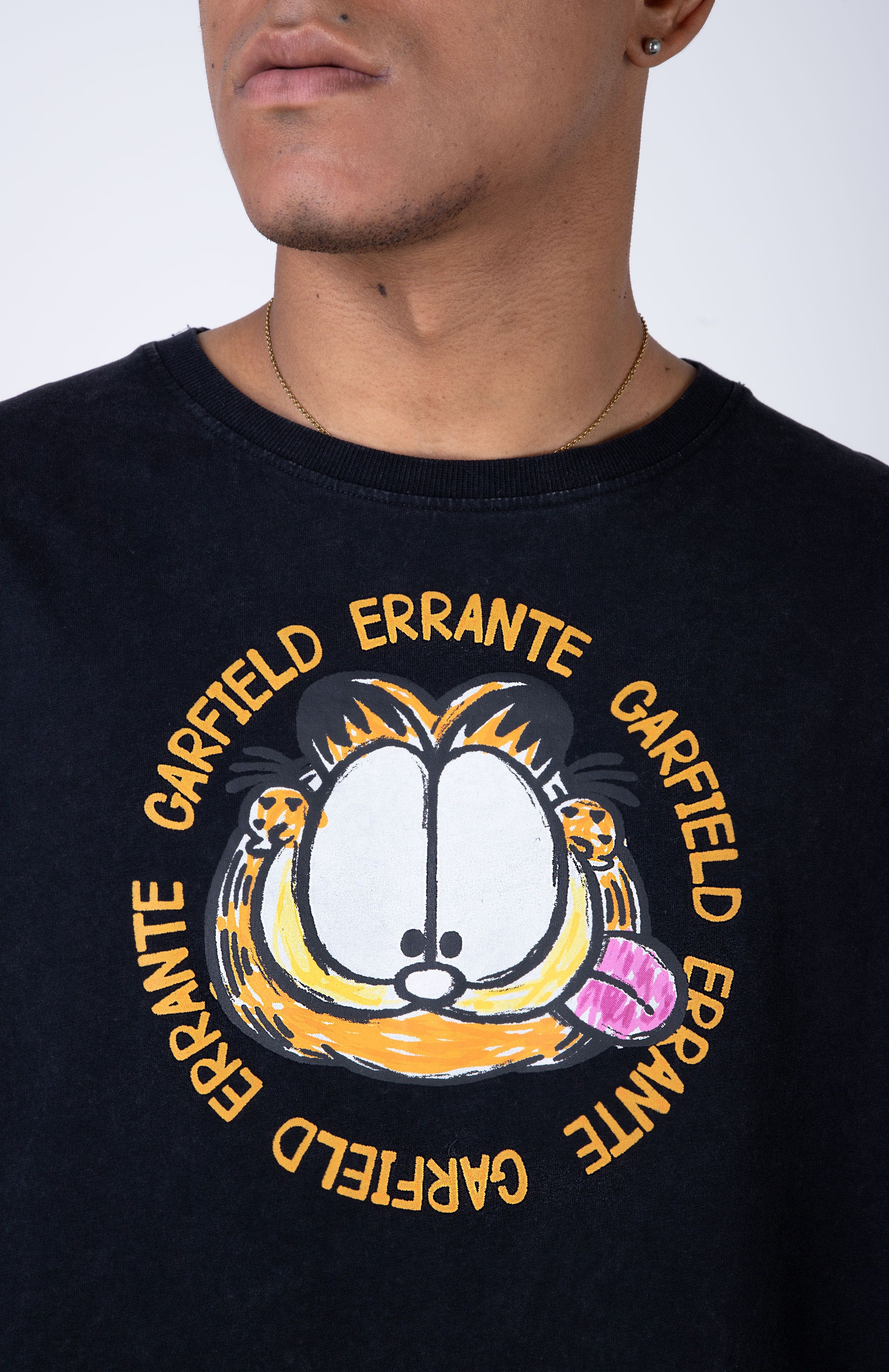 Polera Manga Corta Garfield Crayon Gris ERRANTE