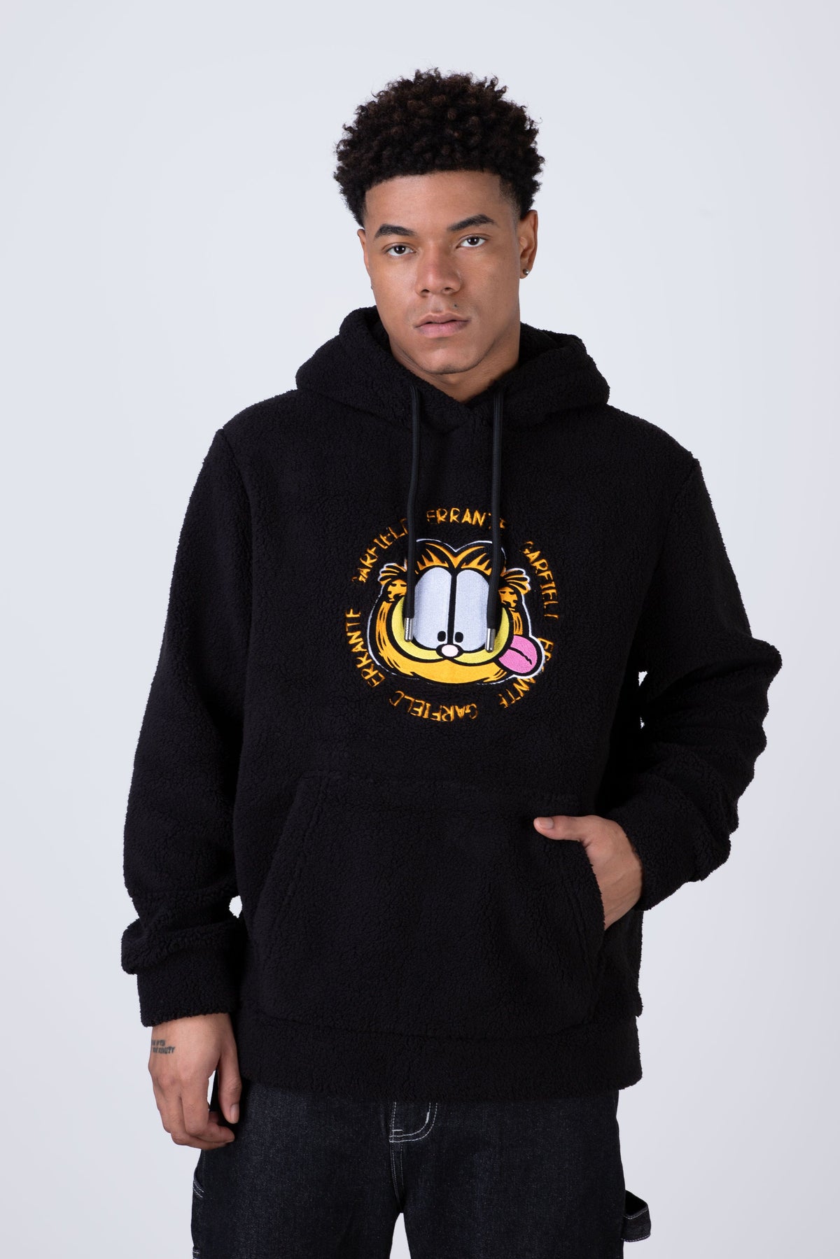 Poleron Polar Hood Garfield Softcrayon Negro ERRANTE