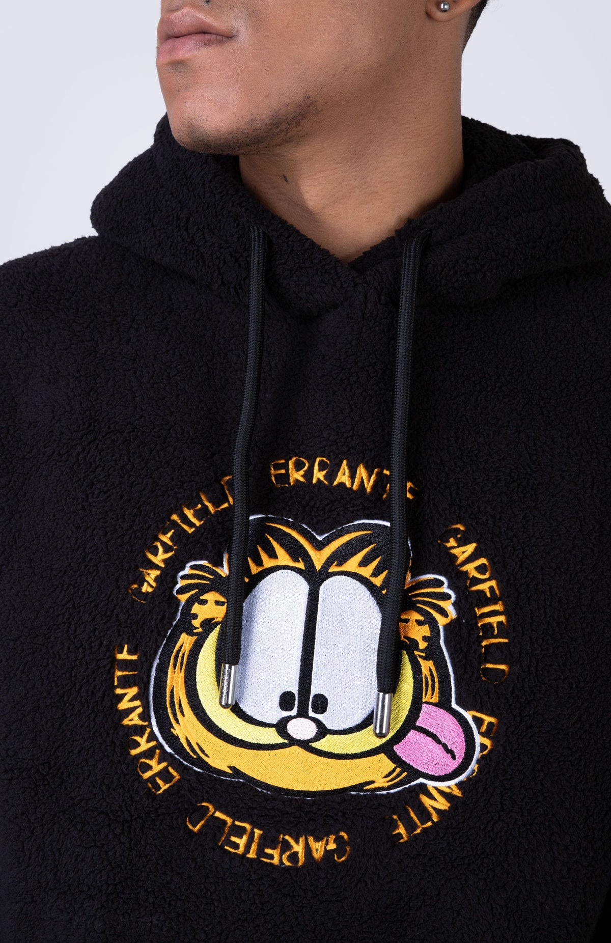 Poleron Polar Hood Garfield Softcrayon Negro ERRANTE