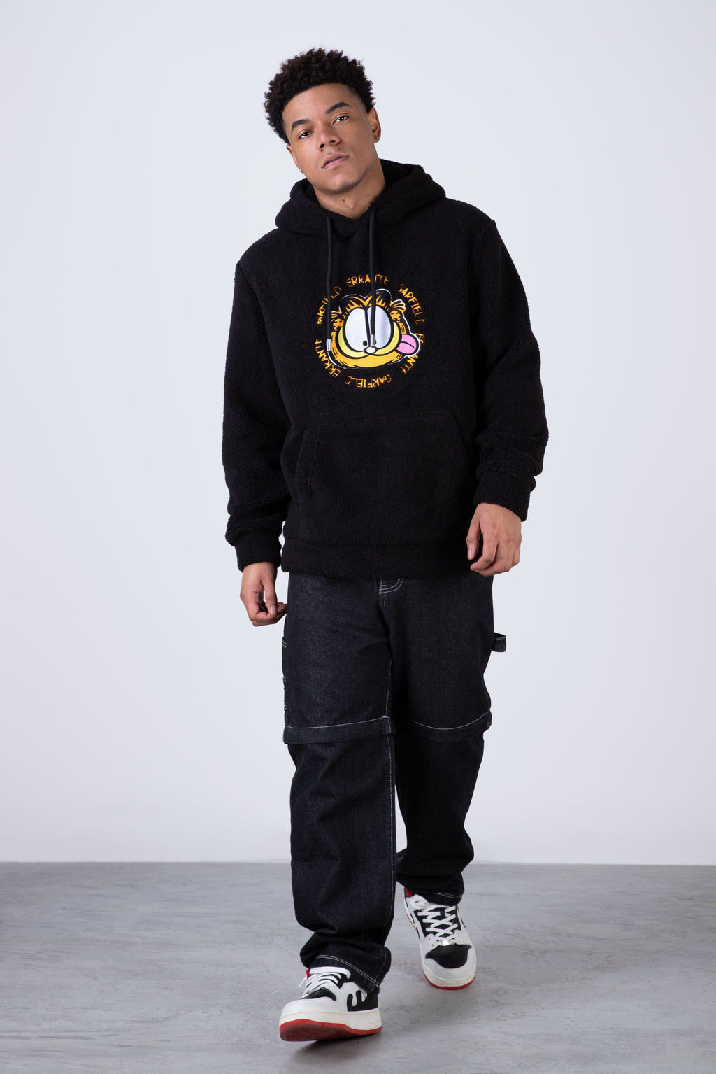 Poleron Polar Hood Garfield Softcrayon Negro ERRANTE