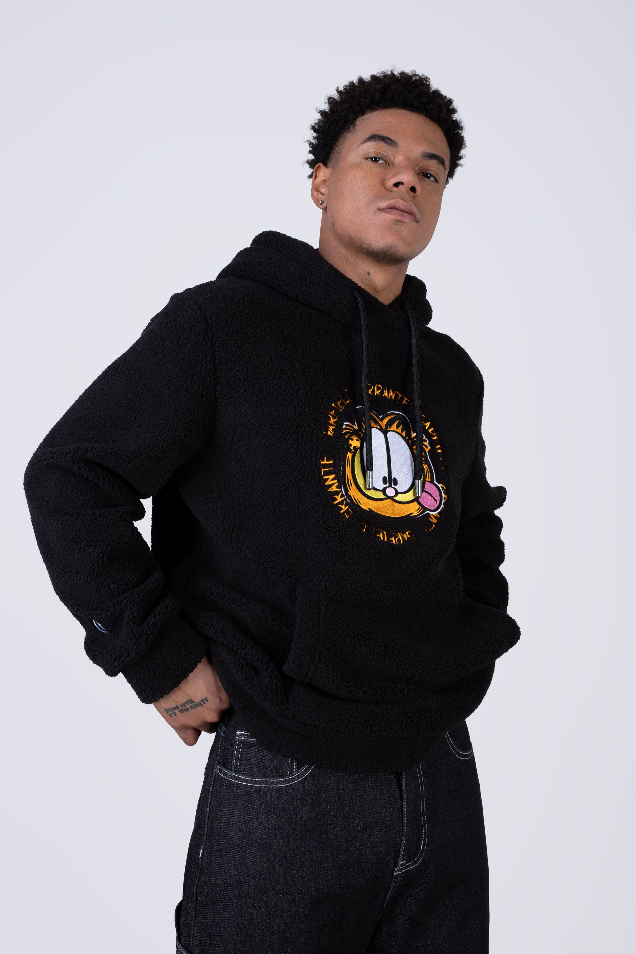 Poleron Polar Hood Garfield Softcrayon Negro ERRANTE