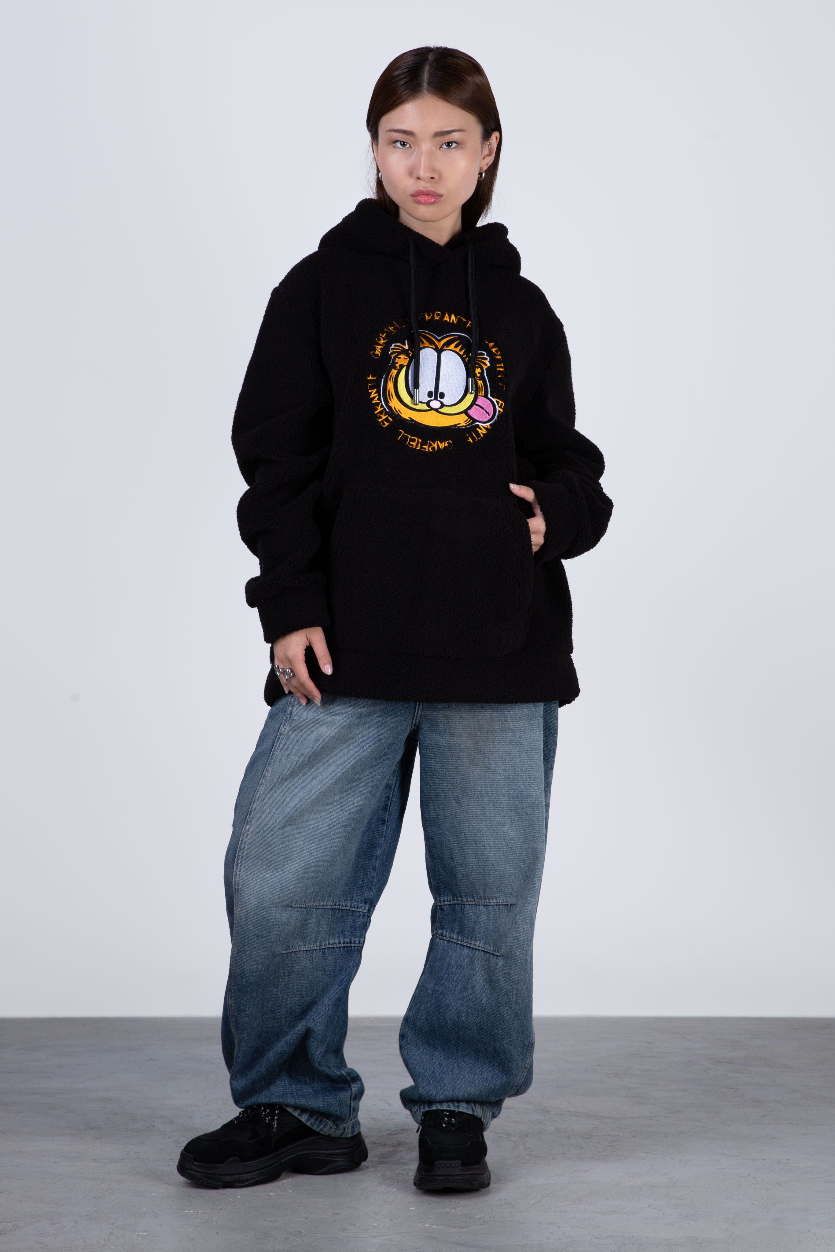 Poleron Polar Hood Garfield Softcrayon Negro ERRANTE