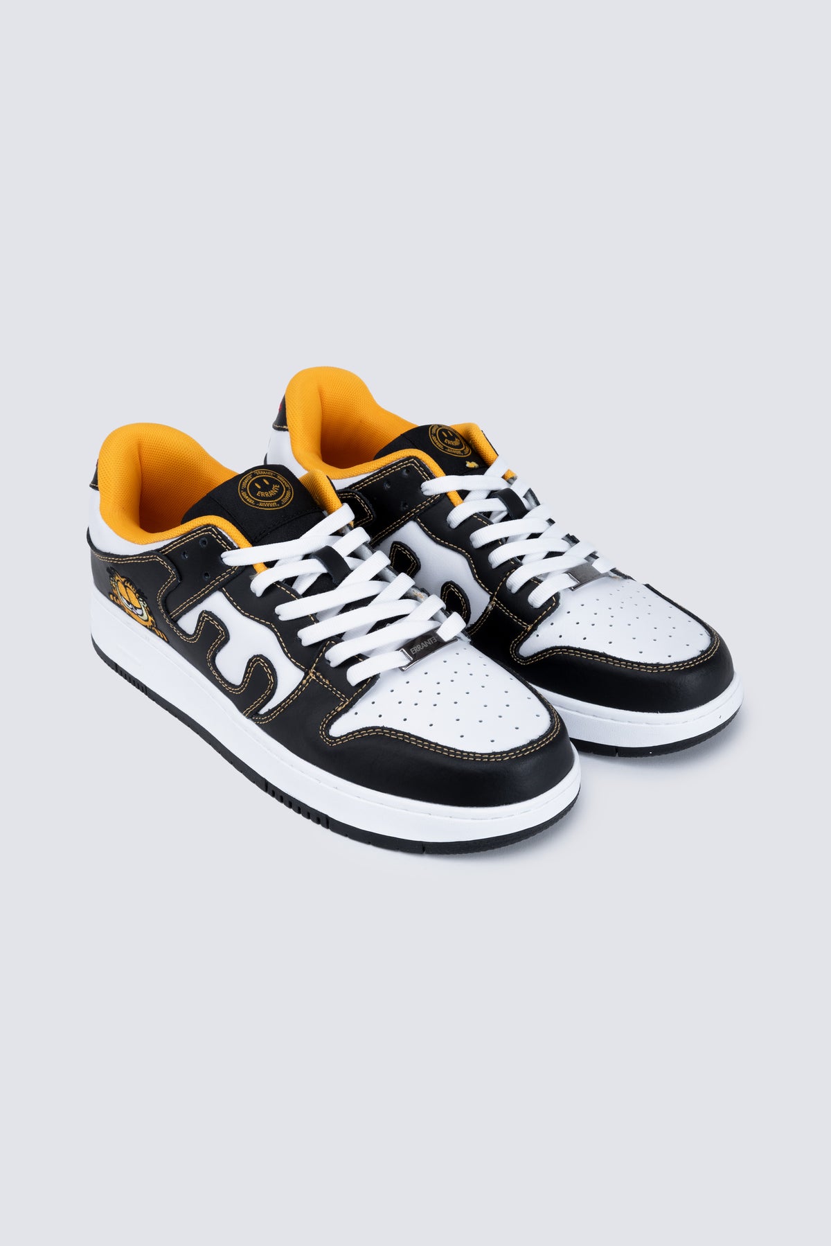 Zapatilla Garfield Smirk Low Negro