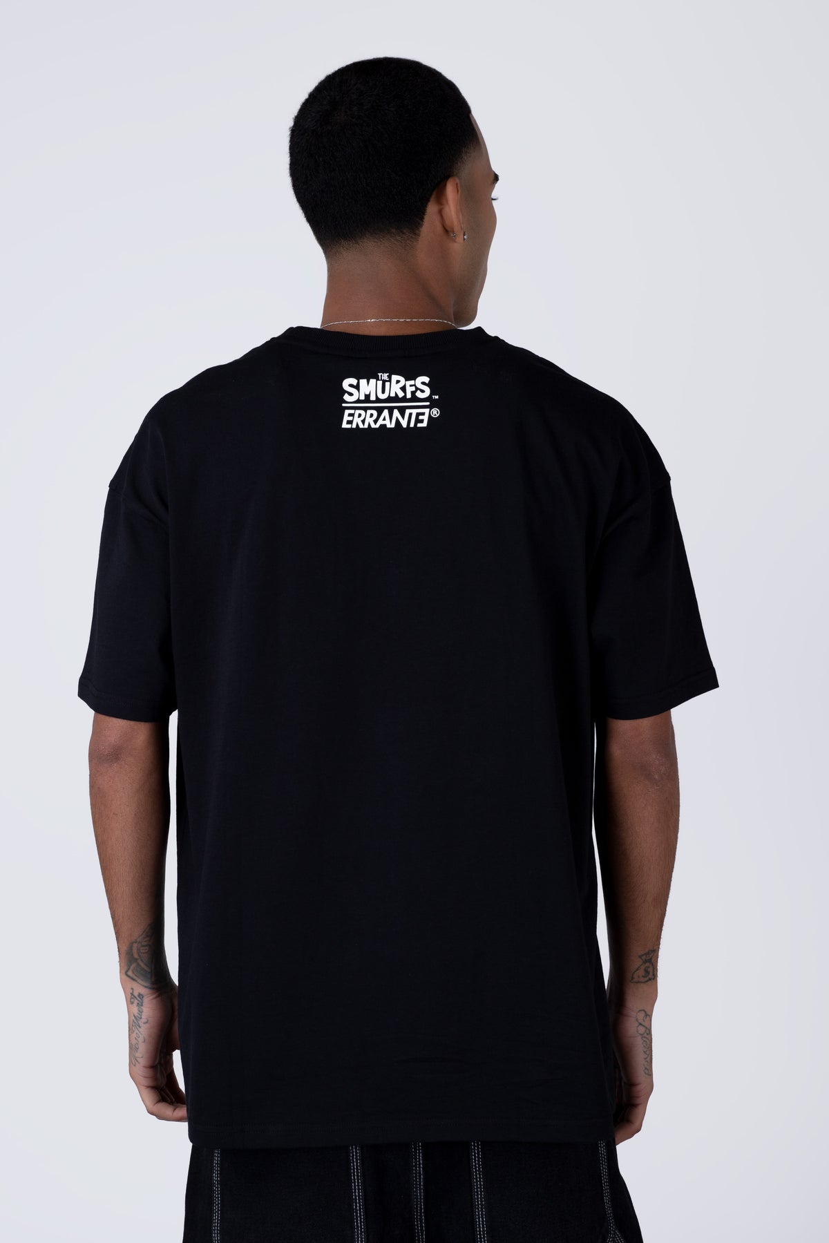 Polera Manga Corta Pitufos 4Smurfs Negro